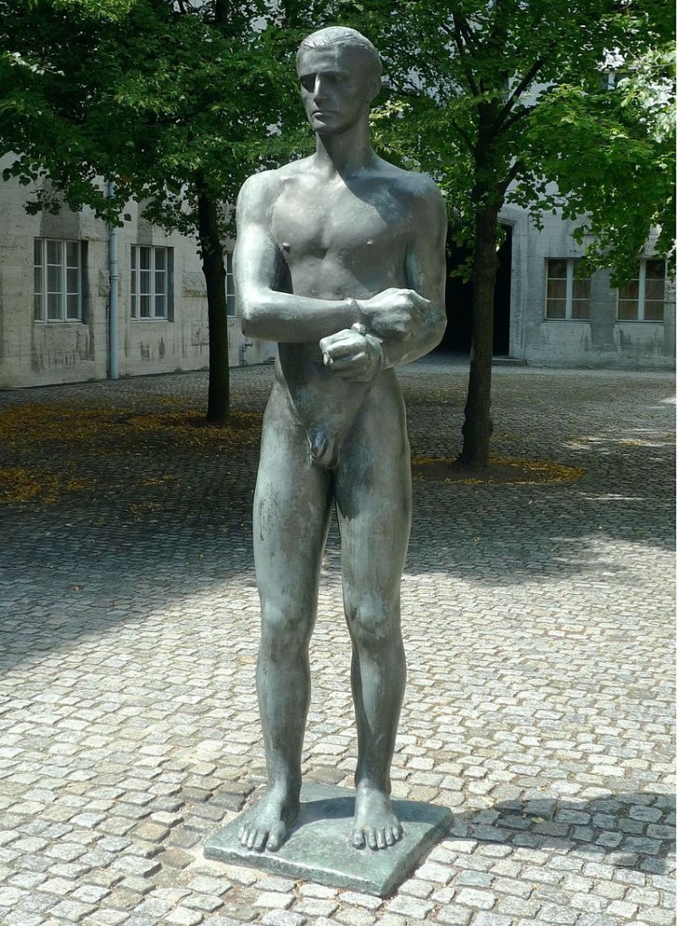 Richard Scheibe: Skulptur im Innenhof des Bendlerblocks in der Stauffenbergstraße 18. Quelle: de.wikipedia.org