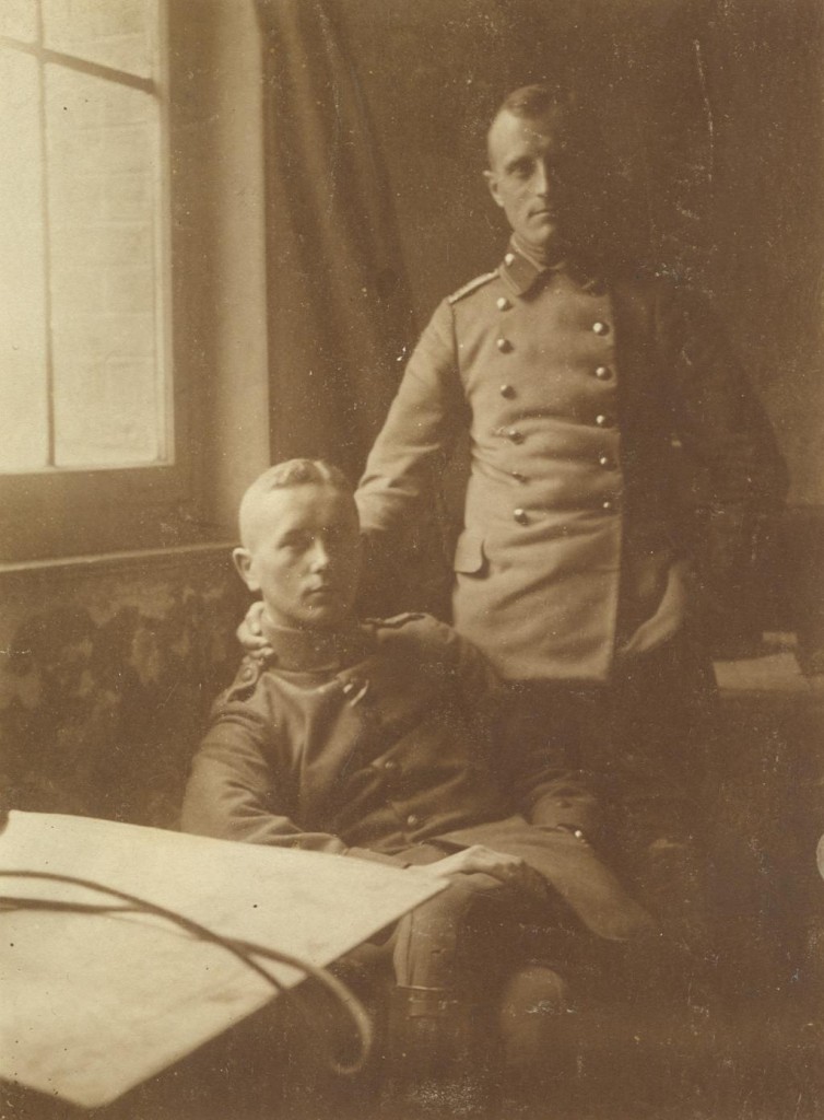 Porträtfoto Werner Lueben gemeinsam mit einem Kriegskameraden, 1916: Quelle: Privatarchiv Claus Lueben, Halstenbek